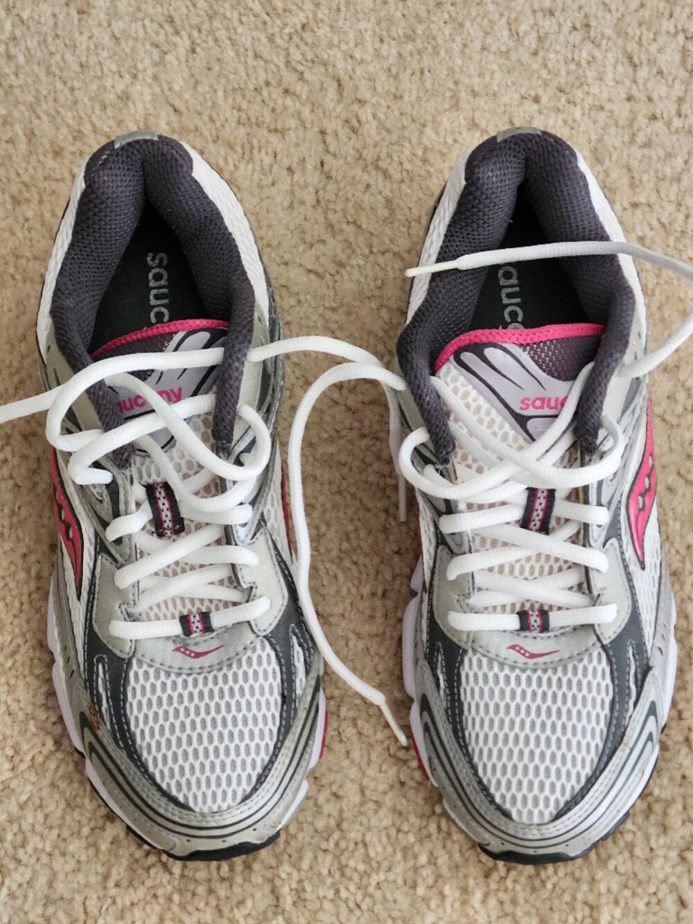 Saucony  Women’s Lace-Up Breathable Mesh Sneakers Gray White, Pink